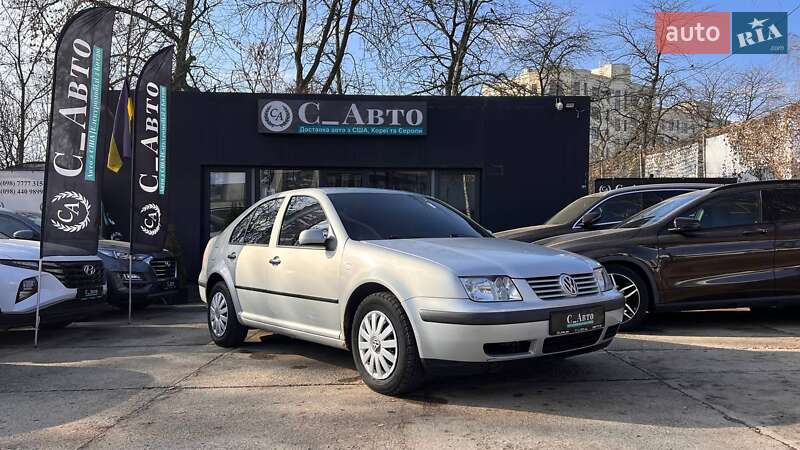 Седан Volkswagen Bora 1999 в Чернівцях