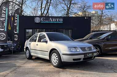 Седан Volkswagen Bora 1999 в Чернівцях