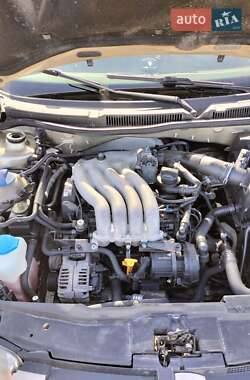 Седан Volkswagen Bora 2001 в 