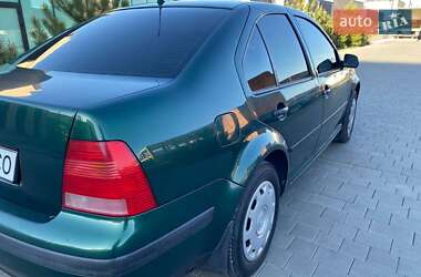 Седан Volkswagen Bora 1999 в 