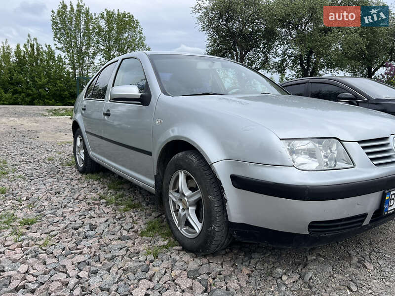 Седан Volkswagen Bora 2002 в Кременці
