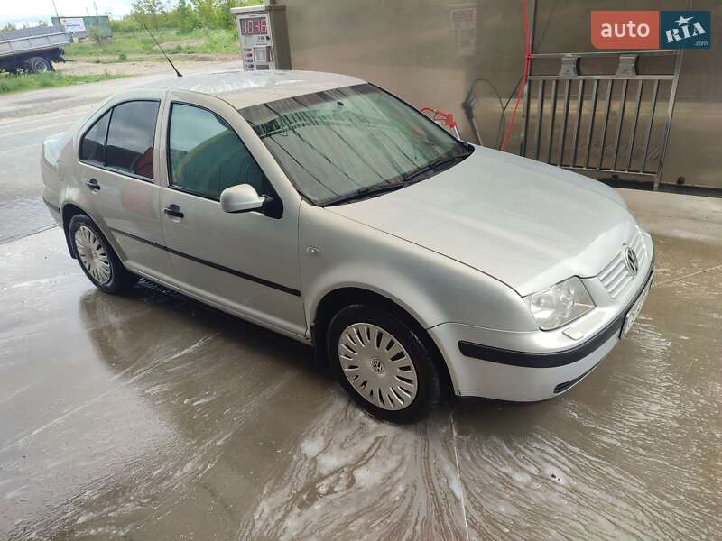 Седан Volkswagen Bora 2000 в 