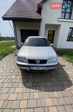 Седан Volkswagen Bora 1998 в Гадяче