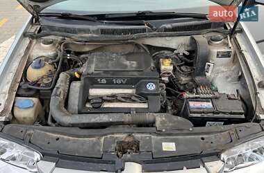 Седан Volkswagen Bora 2000 в 