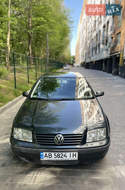Седан Volkswagen Bora 2001 в Виннице
