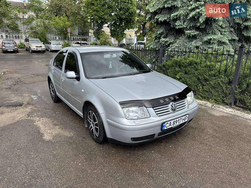 Седан Volkswagen Bora 2001 в 