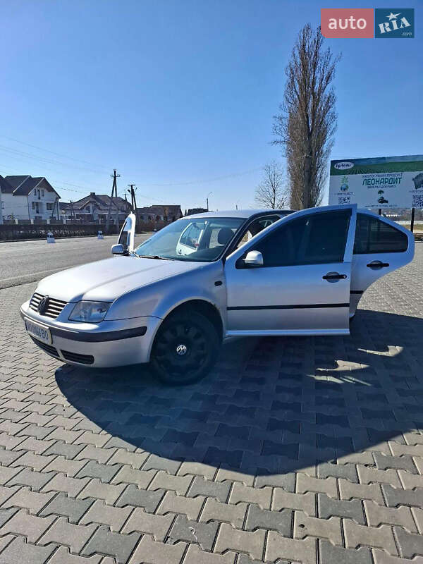Седан Volkswagen Bora 2000 в Іршаві