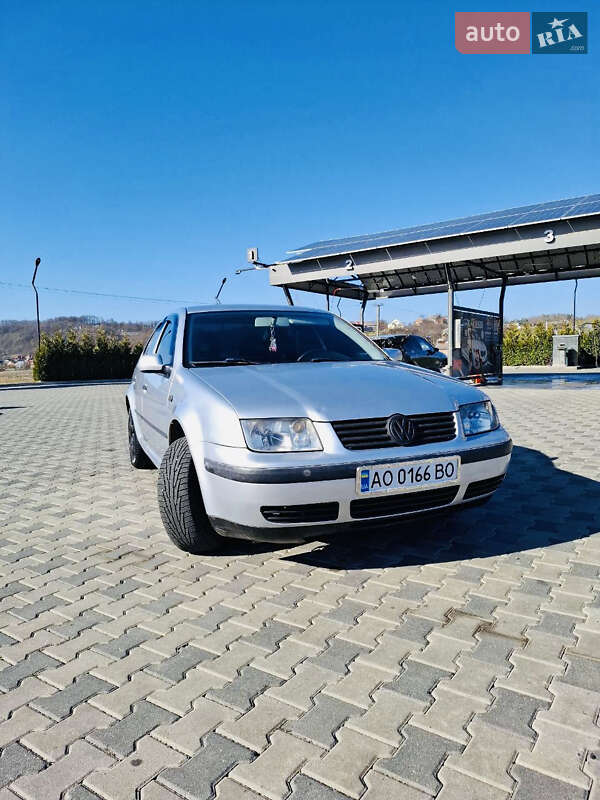 Седан Volkswagen Bora 2000 в 
