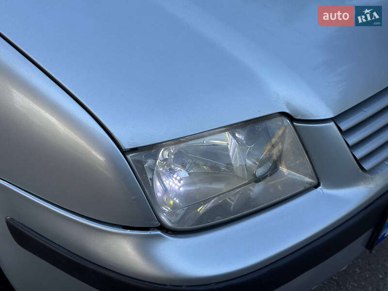 Седан Volkswagen Bora 2003 в Дніпрі