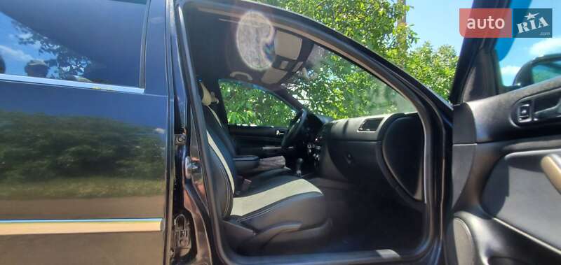 Седан Volkswagen Bora 2003 в Великій Михайлівці