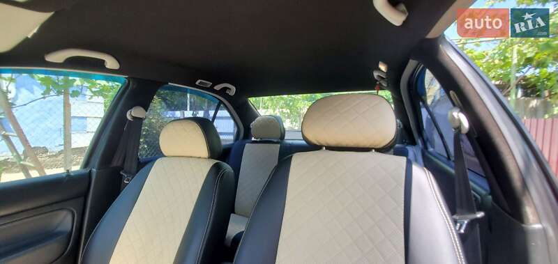 Седан Volkswagen Bora 2003 в Великій Михайлівці