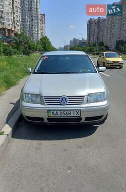 Седан Volkswagen Bora 2004 в Києві