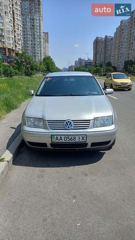 Седан Volkswagen Bora 2004 в 