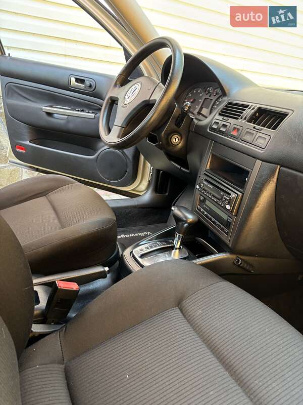 Седан Volkswagen Bora 2003 в Рожнятові