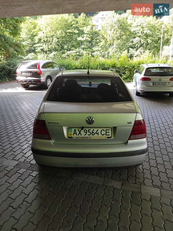 Седан Volkswagen Bora 2003 в Львові