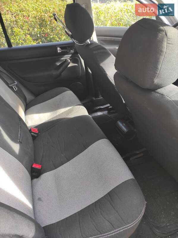 Седан Volkswagen Bora 2003 в Львові