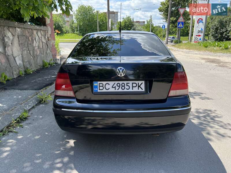 Седан Volkswagen Bora 2004 в Львове