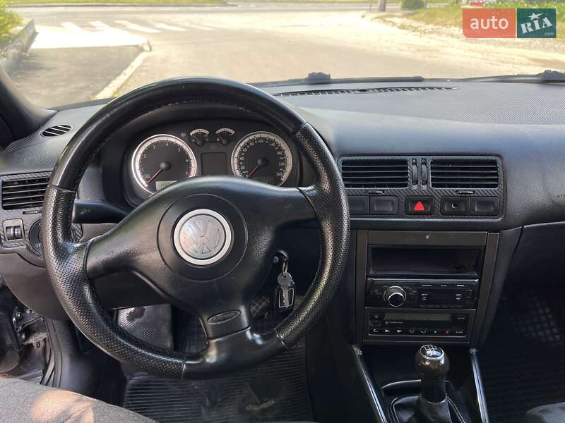 Седан Volkswagen Bora 2004 в Львове