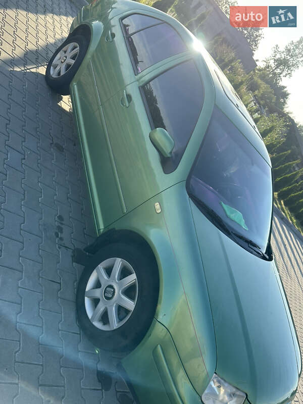 Седан Volkswagen Bora 1999 в Ходореві