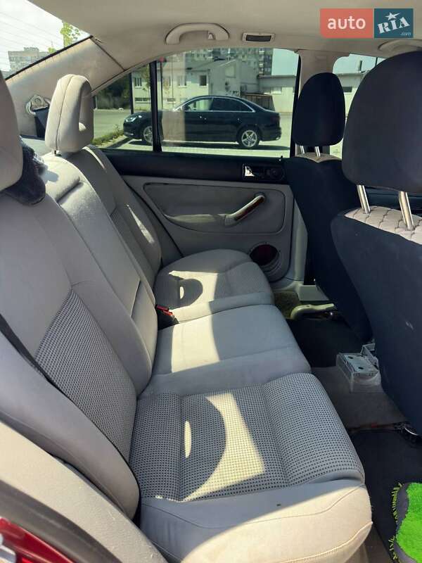 Седан Volkswagen Bora 2001 в Ужгороді