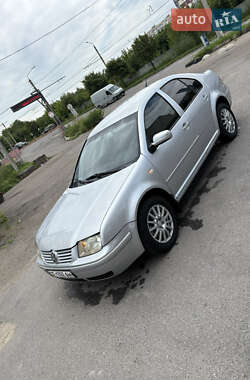 Седан Volkswagen Bora 2003 в Черновцах