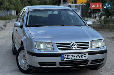 Седан Volkswagen Bora 2005 в Днепре
