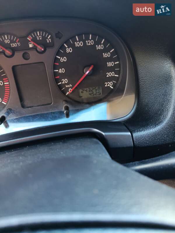 Седан Volkswagen Bora 2003 в Кропивницькому