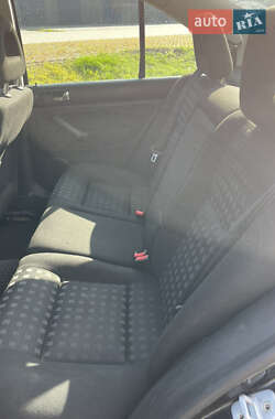Седан Volkswagen Bora 2001 в  фото 16 Седан Volkswagen Bora 2001 в