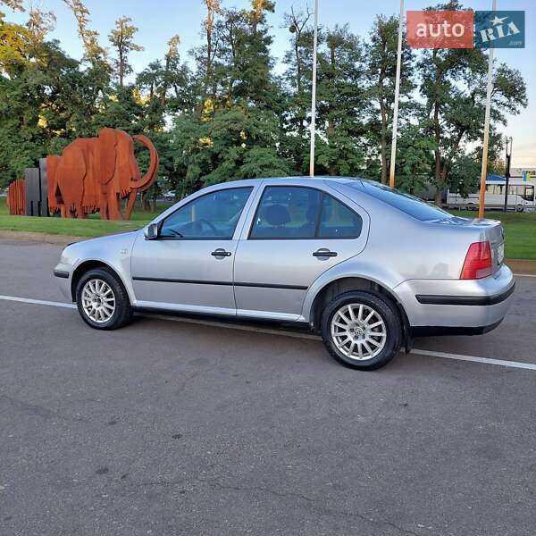 Седан Volkswagen Bora 2003 в Киеве