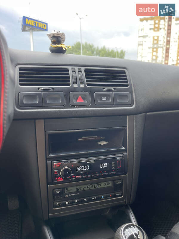 Седан Volkswagen Bora 2002 в Києві фото 43 Седан Volkswagen Bora 2002 в Києві