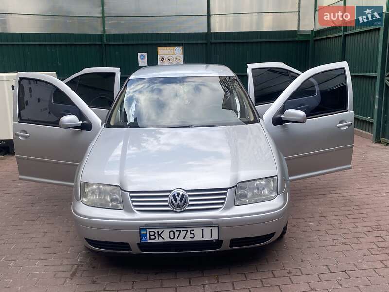 Седан Volkswagen Bora 2000 в Костополе