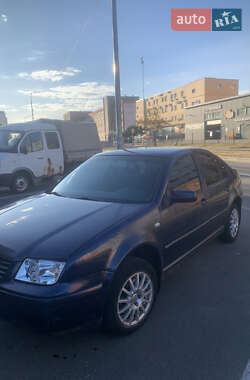 Седан Volkswagen Bora 2002 в Киеве