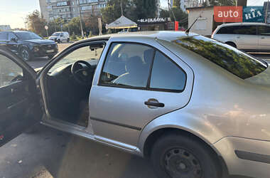 Седан Volkswagen Bora 2001 в  фото 4 Седан Volkswagen Bora 2001 в