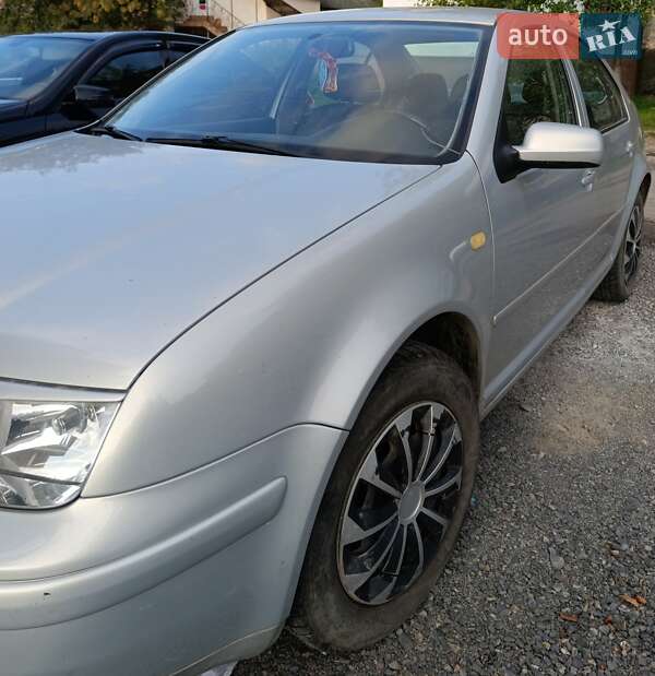 Седан Volkswagen Bora 1999 в Перечині