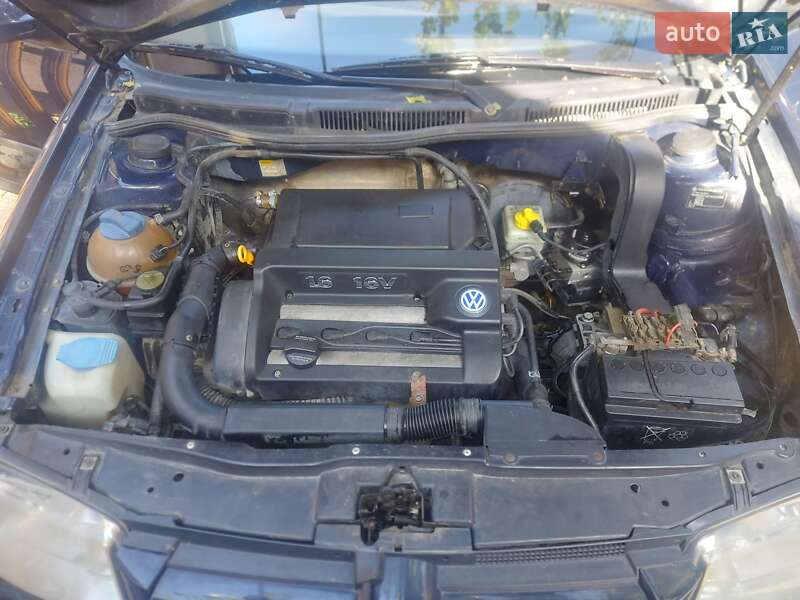 Седан Volkswagen Bora 2000 в Берегово