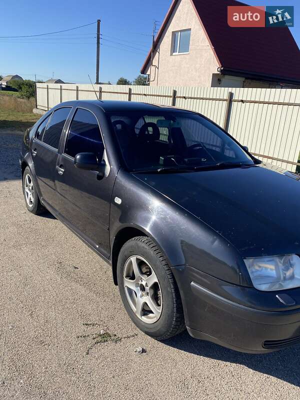 Седан Volkswagen Bora 2001 в Ржищеві