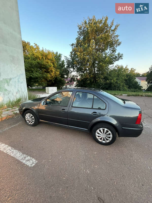 Седан Volkswagen Bora 2000 в Чернигове