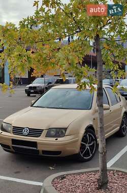 Седан Volkswagen Bora 2002 в Киеве