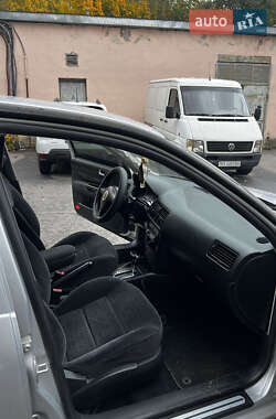 Седан Volkswagen Bora 2002 в  фото 13 Седан Volkswagen Bora 2002 в