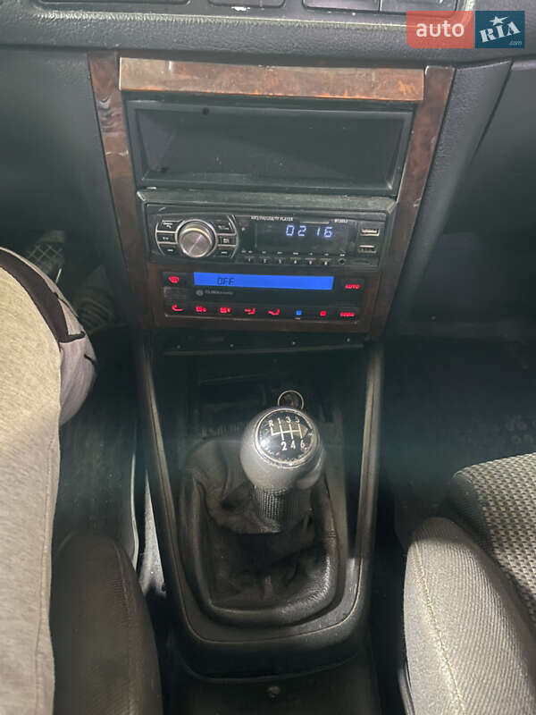 Седан Volkswagen Bora 1999 в Черновцах