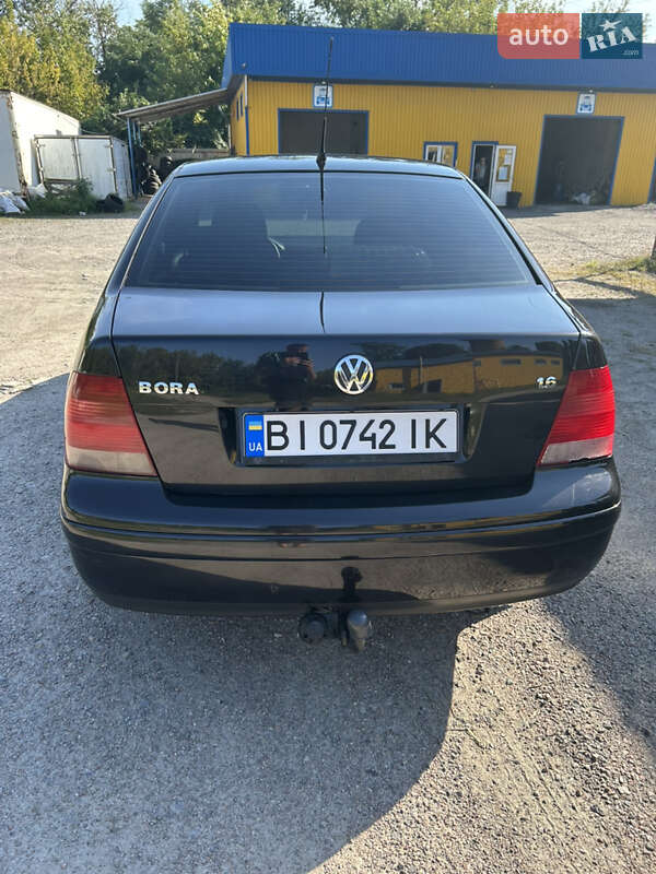 Седан Volkswagen Bora 2003 в Кременчуці