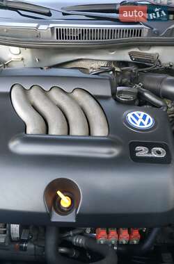 Седан Volkswagen Bora 2001 в Микуличах