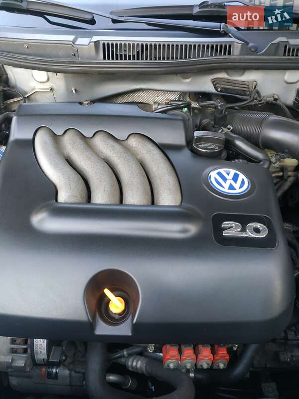 Седан Volkswagen Bora 2001 в Микуличах