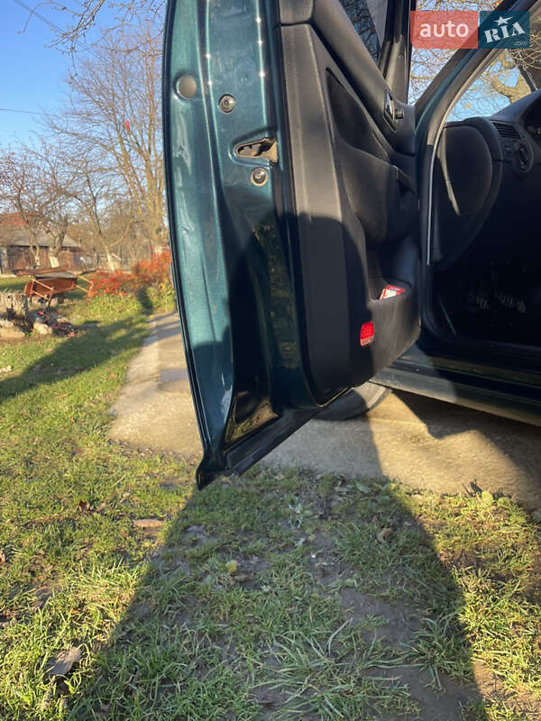 Седан Volkswagen Bora 2003 в Болехове