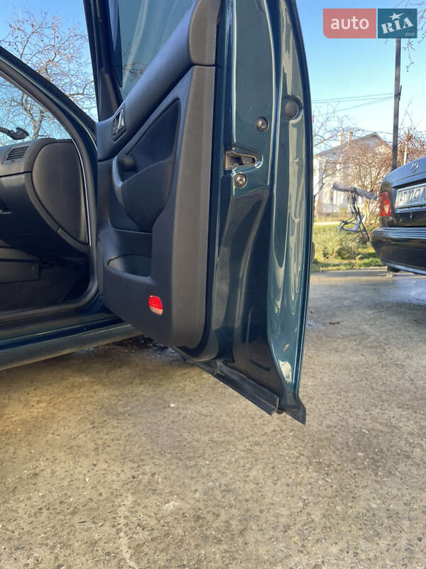 Седан Volkswagen Bora 2003 в Болехове