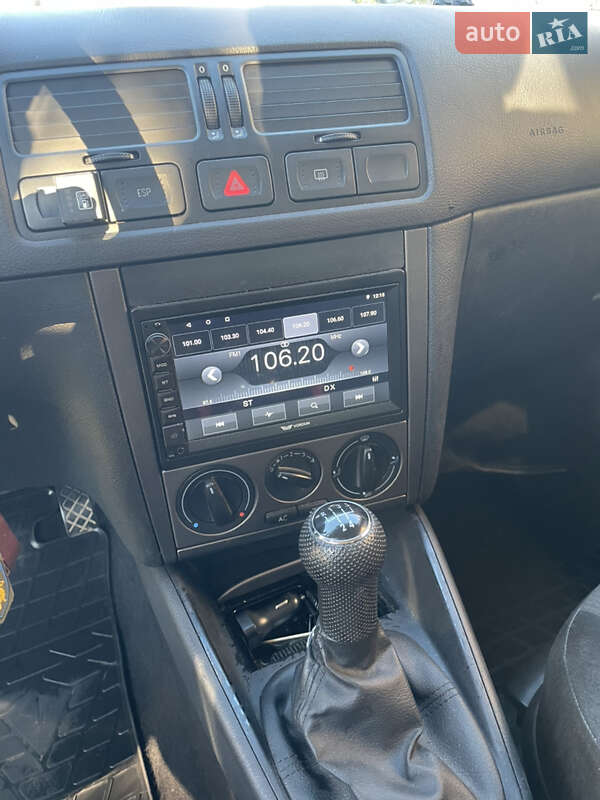 Седан Volkswagen Bora 2003 в Болехове