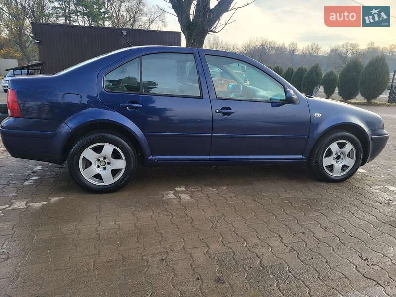 Седан Volkswagen Bora 2000 в Черновцах