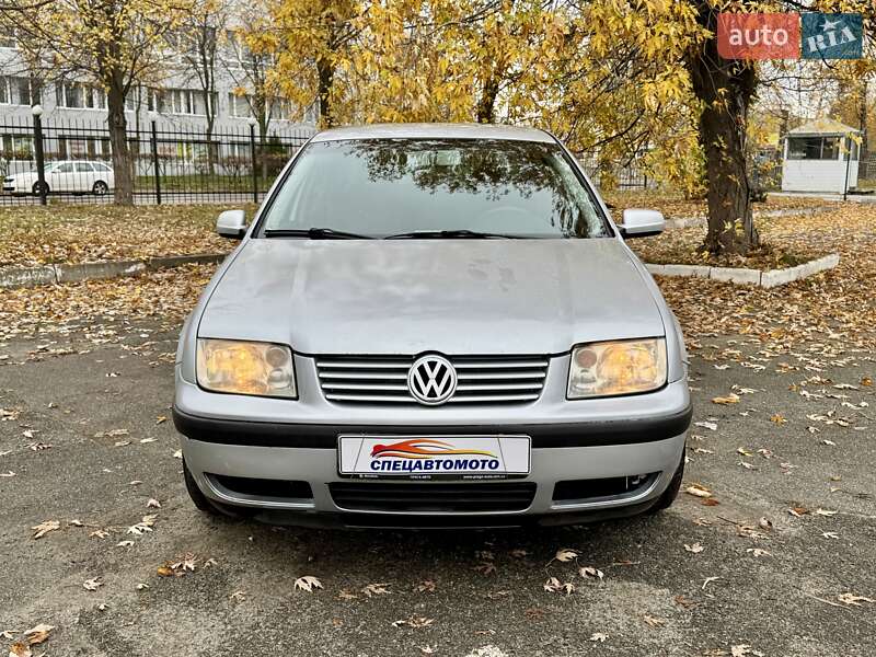 Седан Volkswagen Bora 2002 в Киеве
