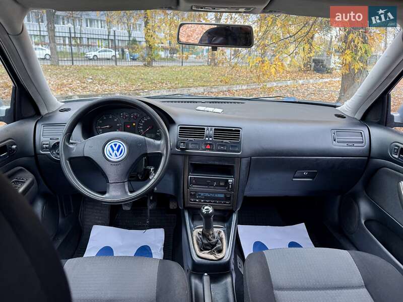 Седан Volkswagen Bora 2002 в Киеве