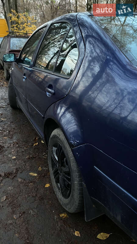 Седан Volkswagen Bora 2001 в Ровно